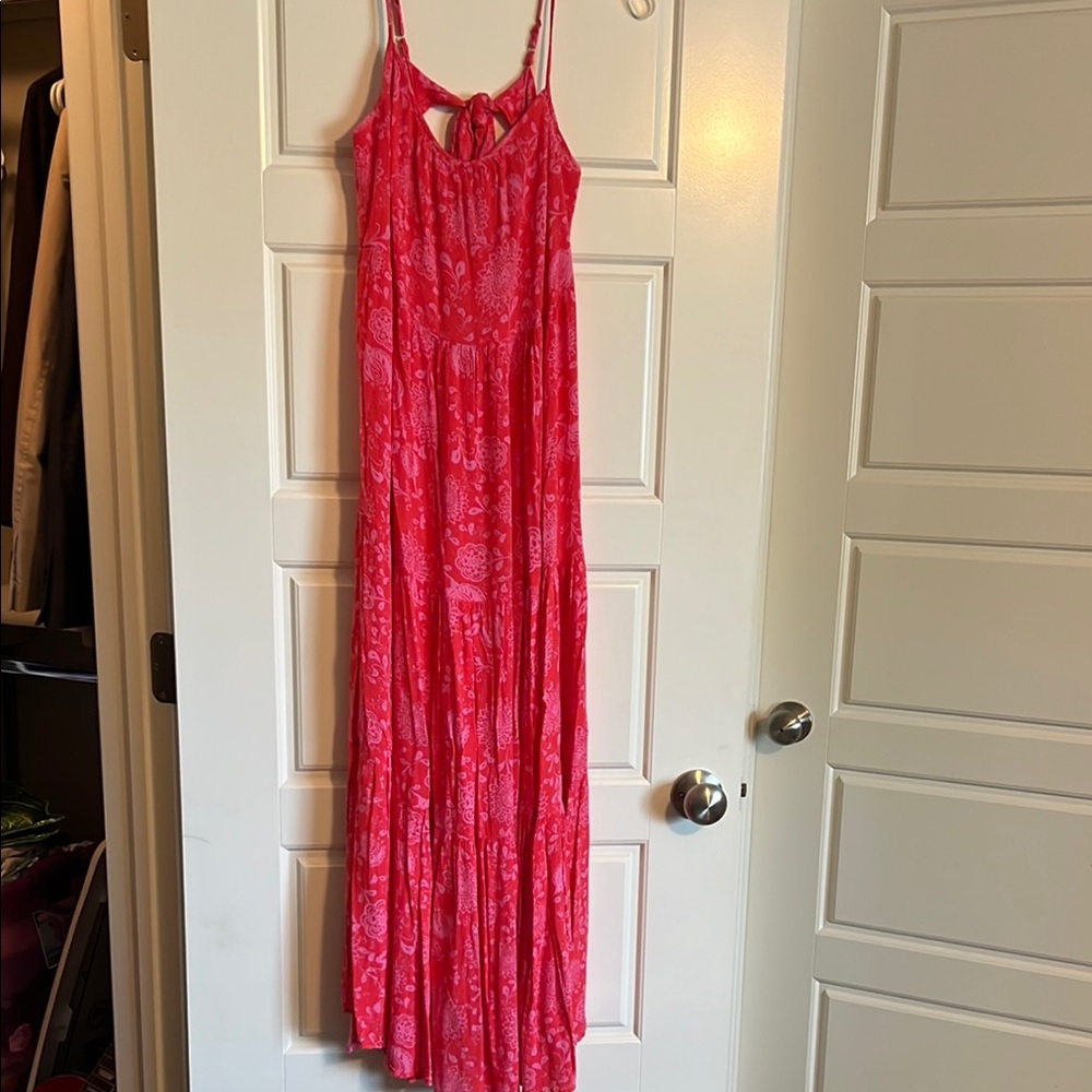 Vibrant, pink maxi dress